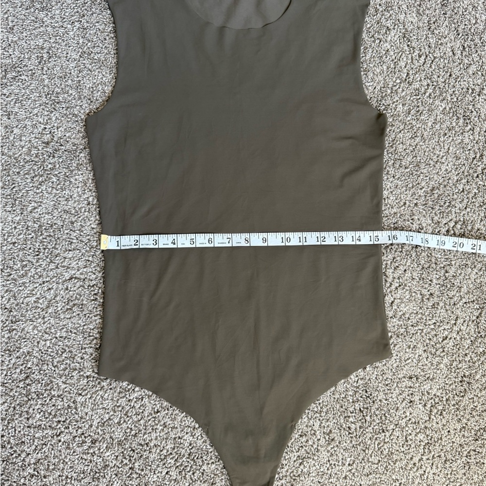 Commando Sleeveless Bodysuit - Picture 2 of 6
